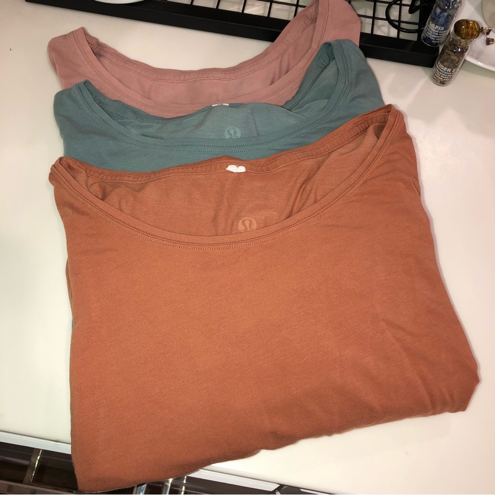 LULULEMON crew neck shirt bundle
